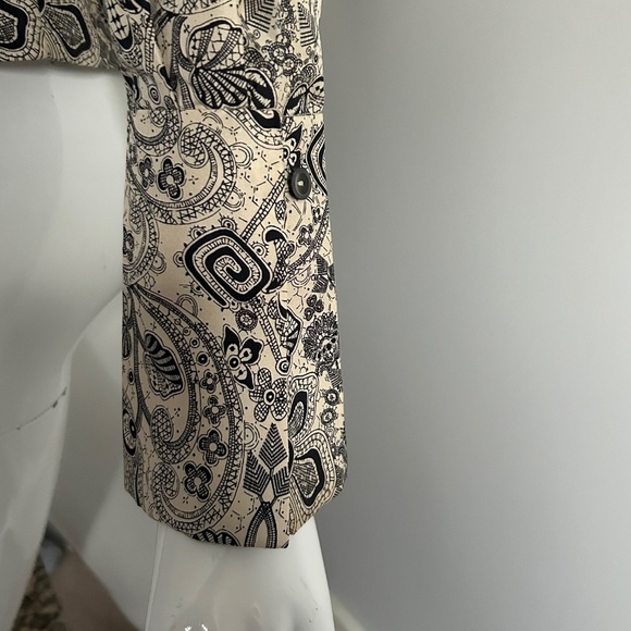 Jones New York wraparound Silk blouse, black and beige, long sleeve, size 10P - Picture 9 of 16